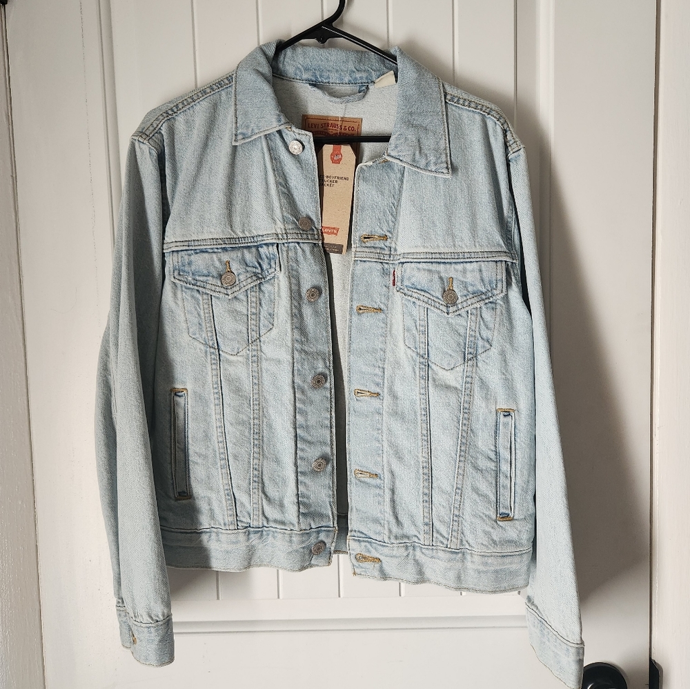 NWT- LEVIS jean jacket